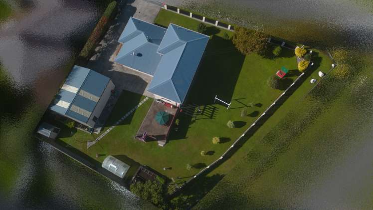 120 Coulson Road Paroa_29