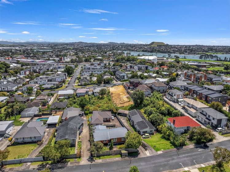 2/33 Grassways Avenue Pakuranga_11