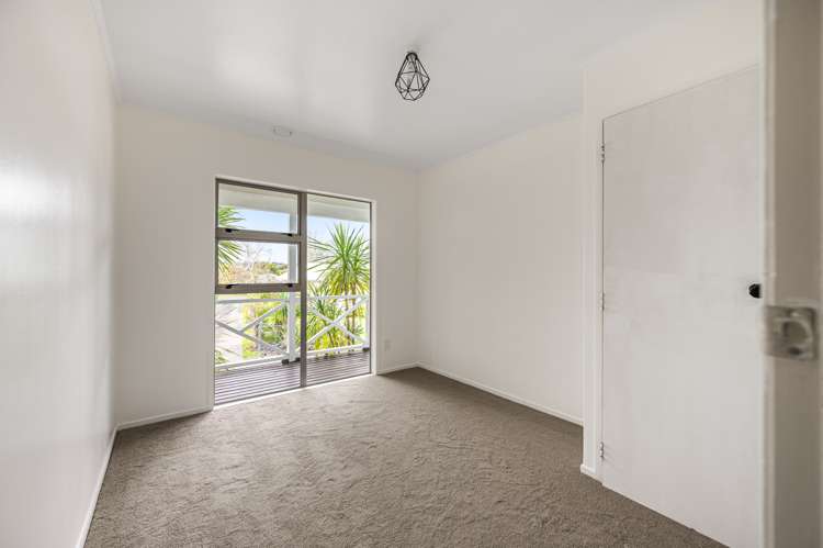 8 Pitcher Place Glen Eden_14