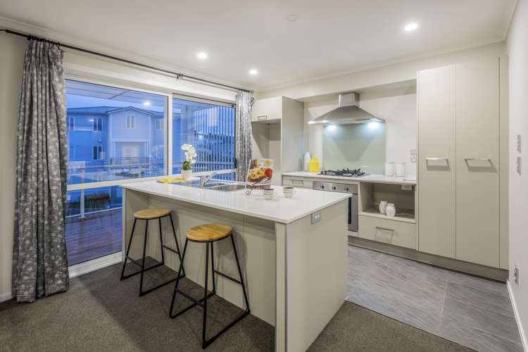 9 Panakenake Way Flat Bush_11