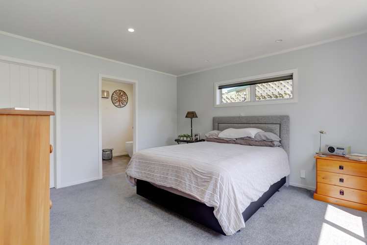 8 Nukumaru Parade Waiinu Beach_8