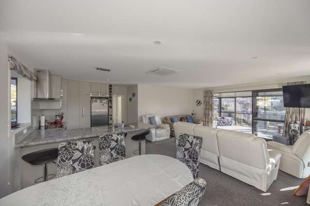52 Perth Street South Hill_4