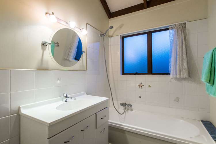 17 Banyan Drive Totara Heights_21