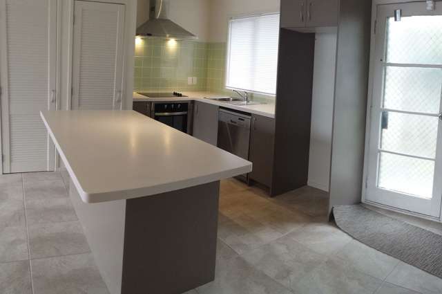 2/68 Swanson Road Henderson_2