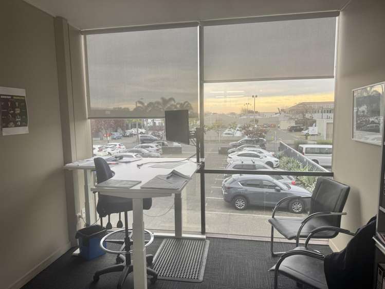 207 Avenue Road East Hastings_5