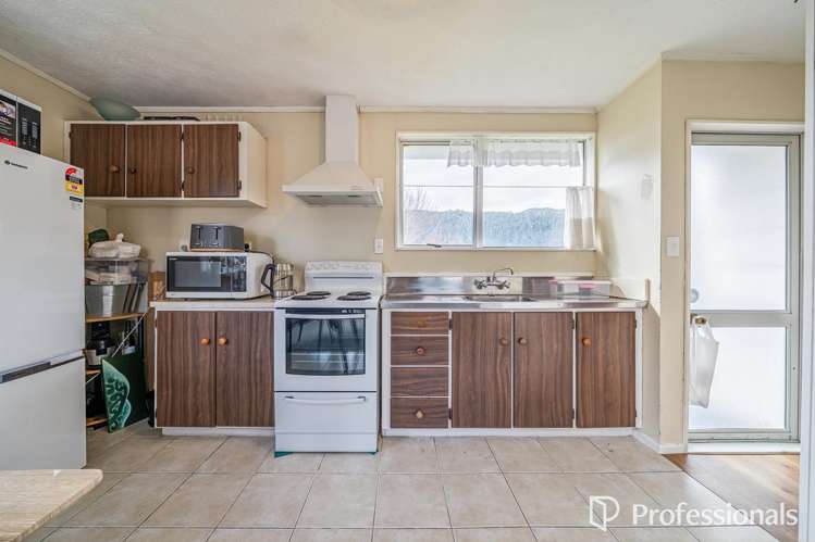 14 Honey Street Wainuiomata_5