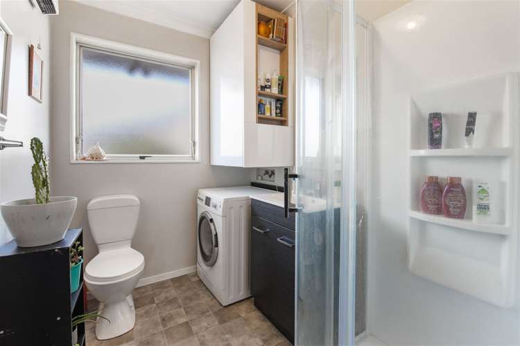 2/45 Laurence Street Waltham_6