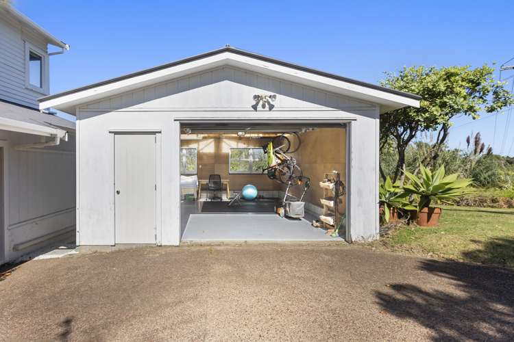 10 Tahatai Road Oneroa_24