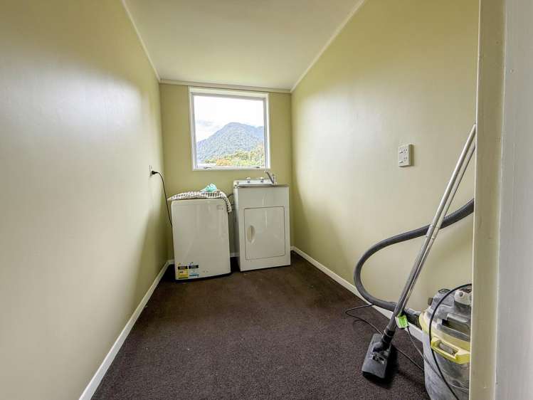 13 Main Road Fox Glacier_13