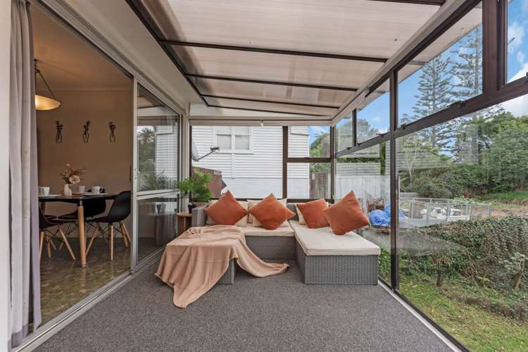 7 Golf Road New Lynn_13