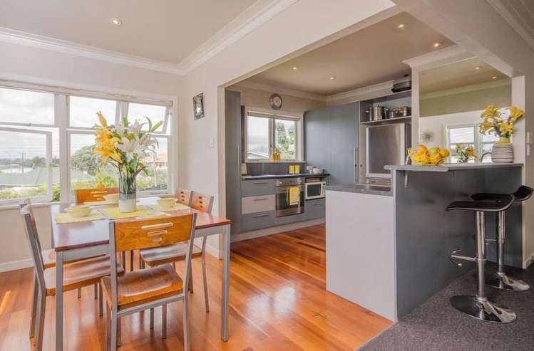 1 Helga Crescent Te Atatu Peninsula_6