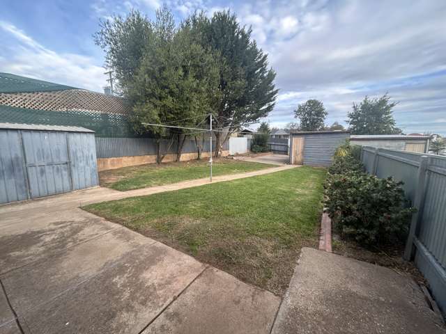 11 Dalley Street Junee_4