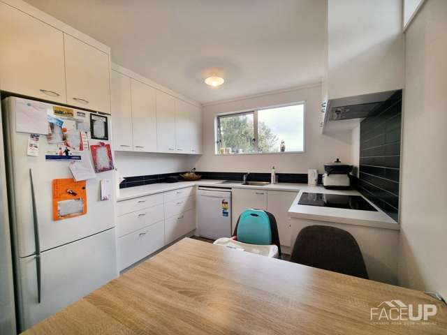 10B Kemp Road Massey_3