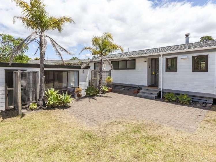 7 Courtney Close Pauanui_4