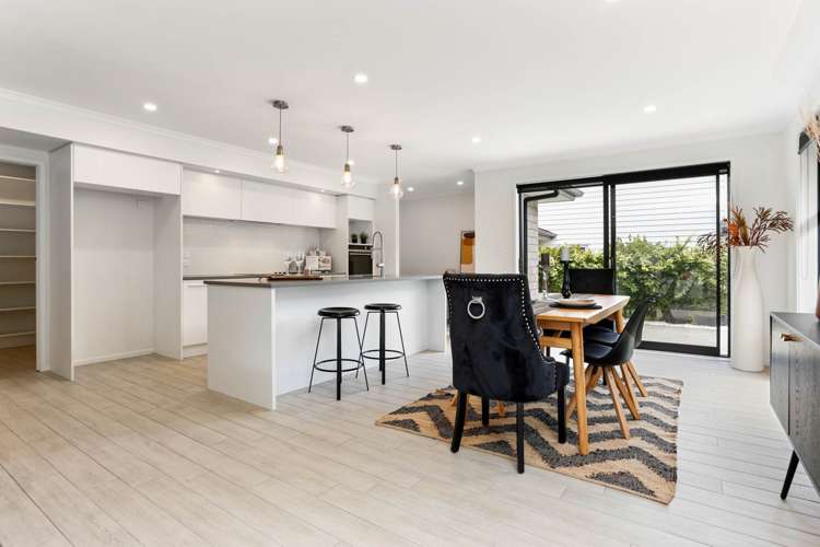 8 Ian Gordon Lane Orewa_2