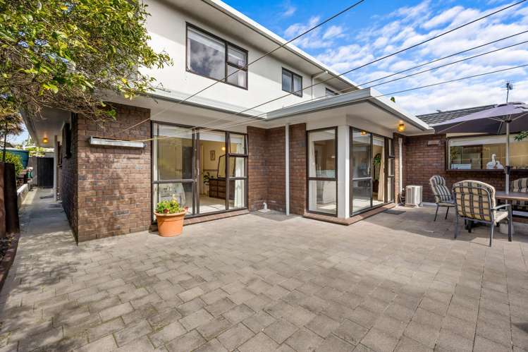 2/7 Waller Avenue Bucklands Beach_9