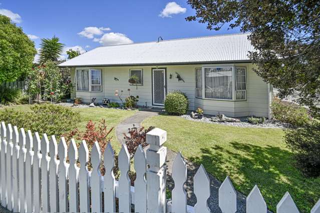 White Picket Fence On Jubilee