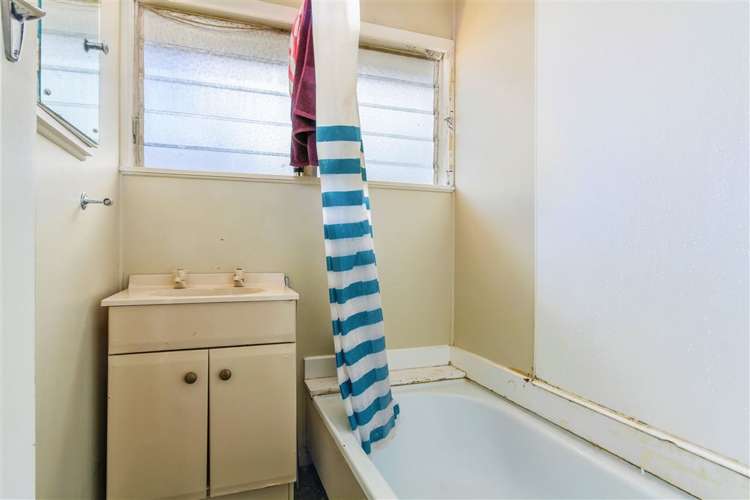 2/120 Te Atatu Road Te Atatu South_5