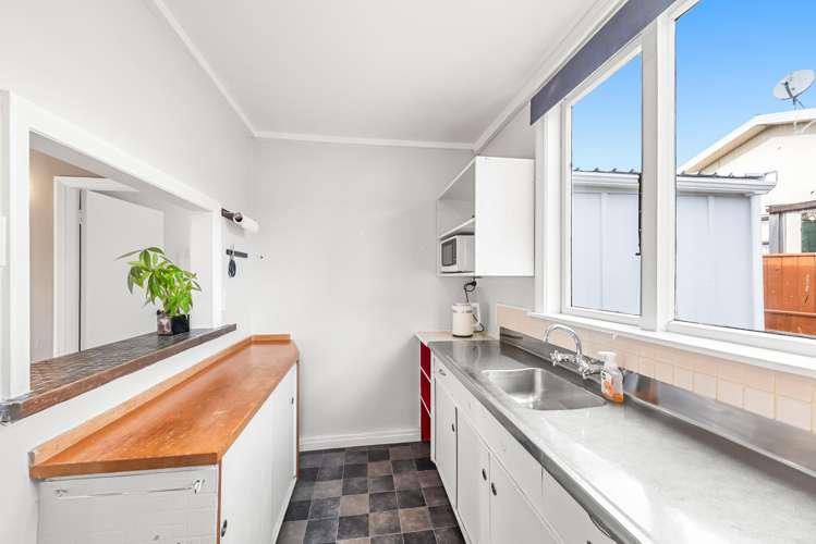 352 Stokes Valley Road Stokes Valley_16