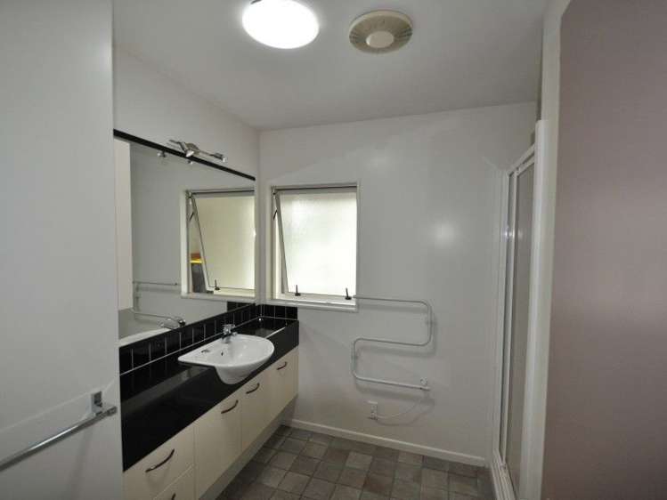 104 The Yardarm Pauanui_3