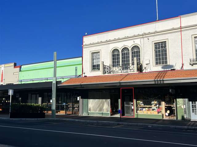 Top Floor/209 Heretaunga Street East Hastings Central_1