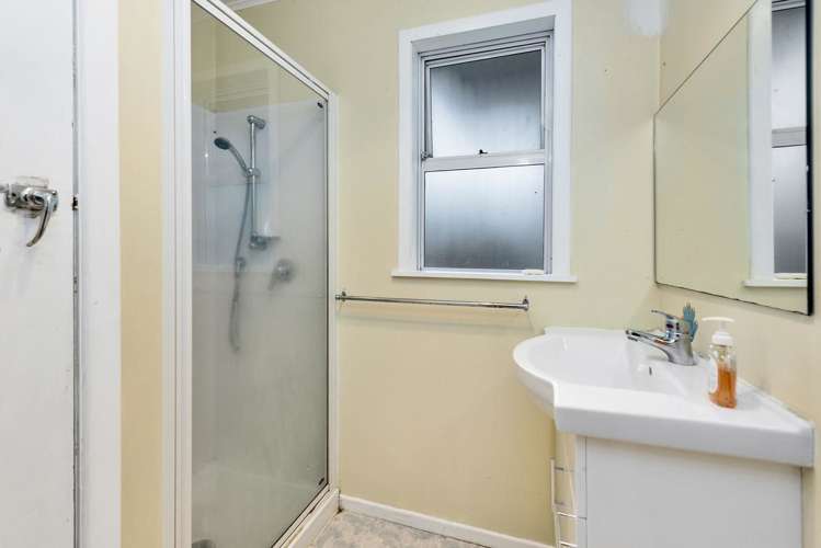 16 Richan Street Glenview_5