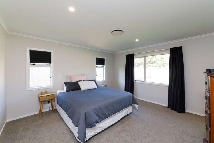 5 Mahi Grove Feilding_13