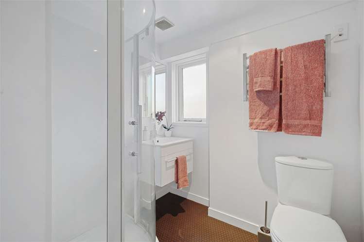 8/30 Clissold Street Merivale_11