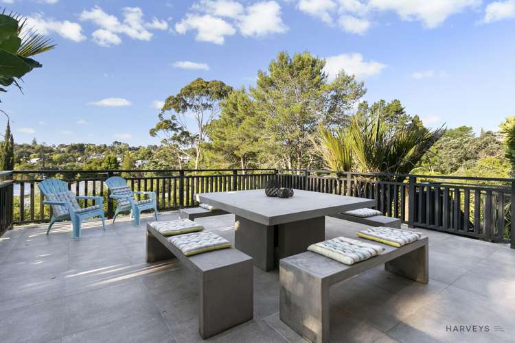 52 Derwent Crescent Titirangi_4