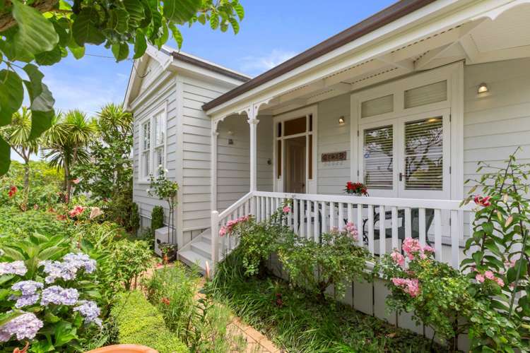 42 Mozeley Avenue Devonport_0