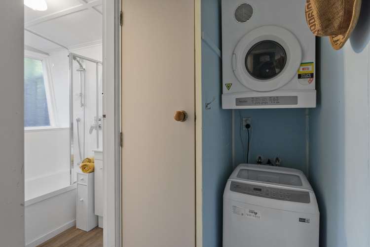 74 Mana Esplanade Paremata_18