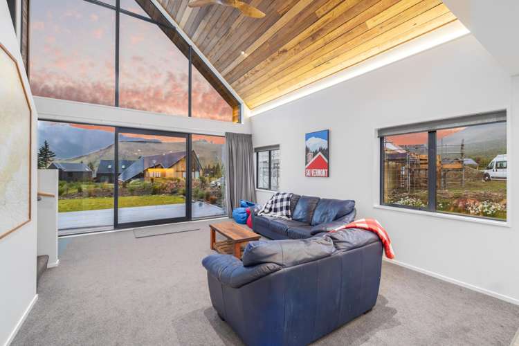 50 Luge Loop Castle Hill_9