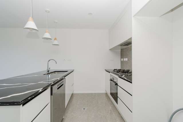 1/47 Cabourne Drive Glenview_2