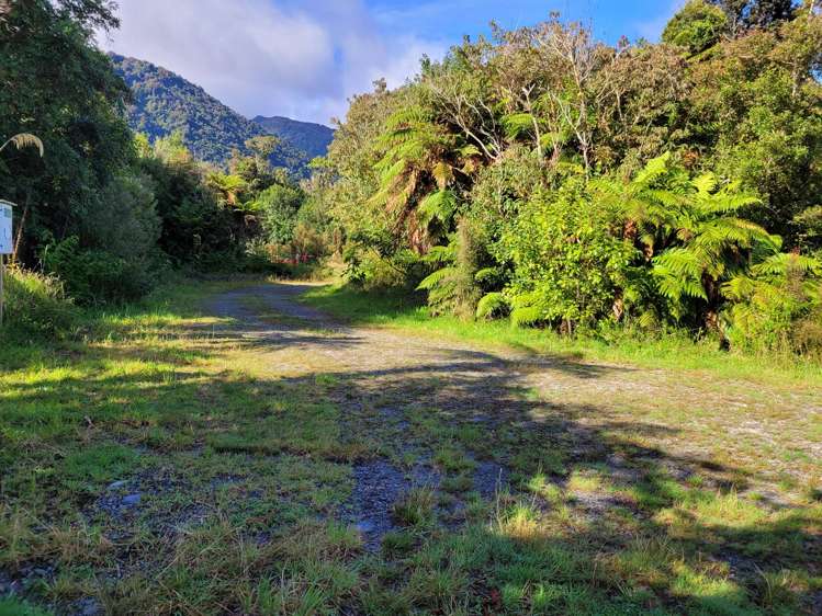 12 Charles Douglas Drive Franz Josef Glacier_7