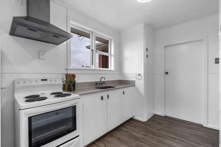 82 Saturn Street Strathern_2