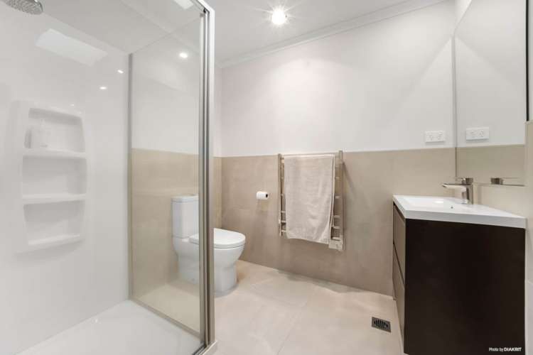 4 Orowaru Avenue Massey_11