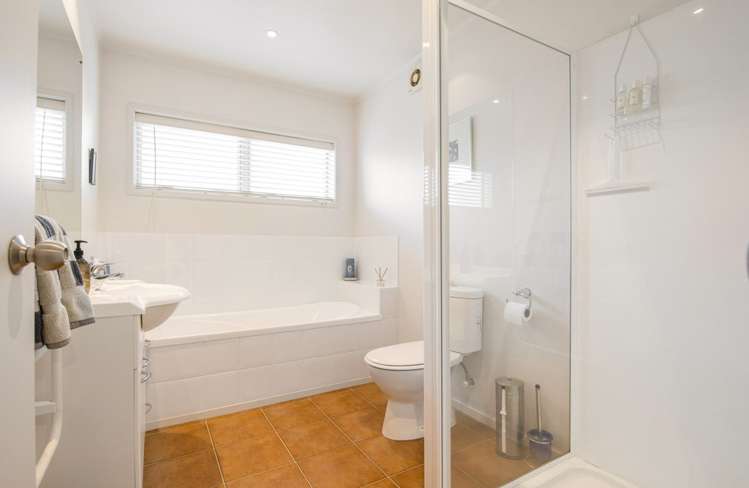 129 Hobsonville Road West Harbour_11