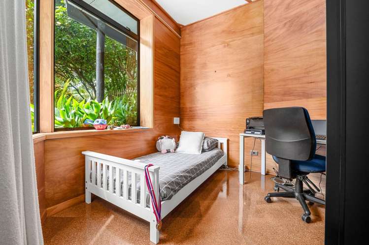 736 River Road Chartwell_15