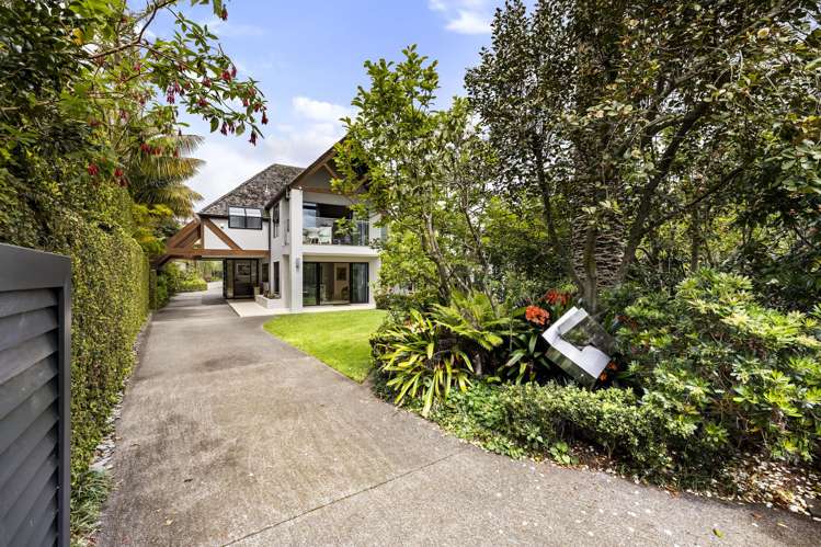 8 Loreto Heights Remuera_24