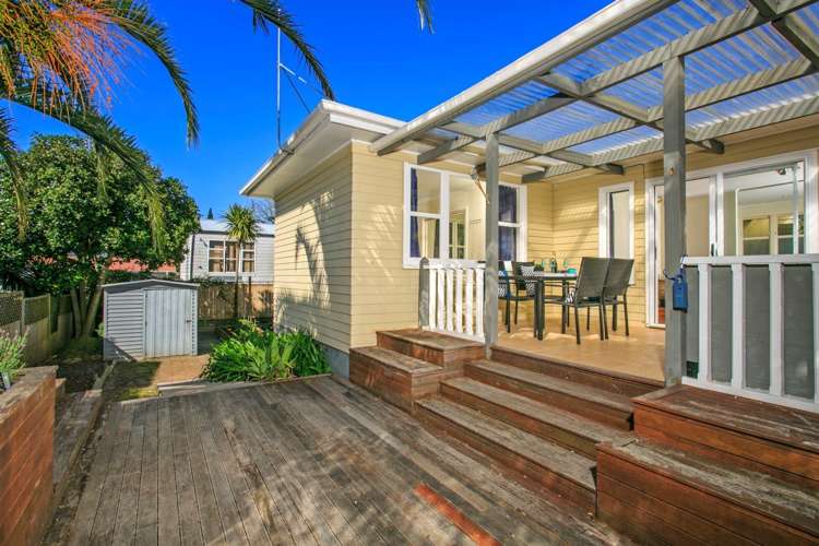 51 Lauderdale Road Birkdale_11