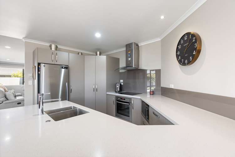 6 Liberty Grove Kelvin Grove_15