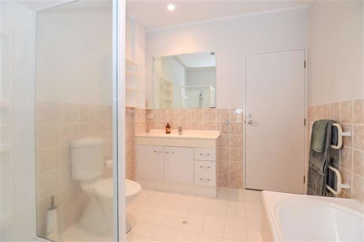 2e/6 Queen Street Palmerston North Central_4