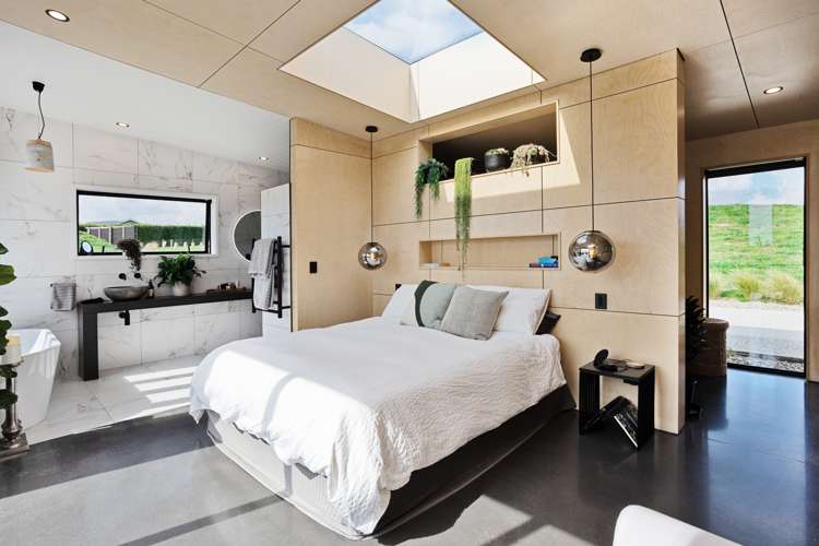 68 Sunrise Drive Seaward Bush_15