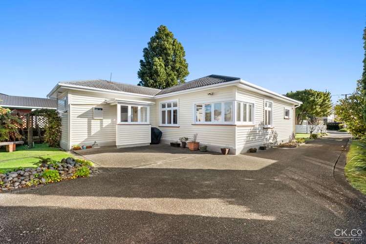 64 Totara Crescent Woburn_16