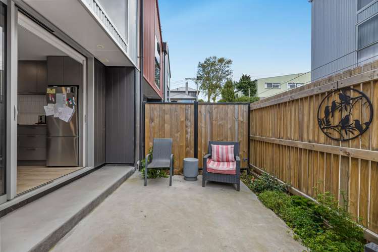 8/20 Henderson Street Mornington_3