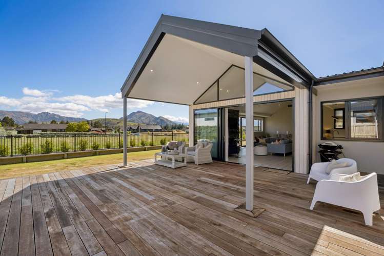 11 Rua Street Albert Town_9