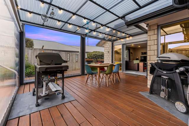 The Perfect 4-Bedroom Entertainer!