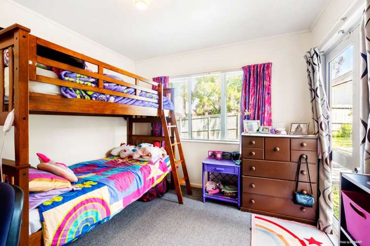 2/90 Target Road Totara Vale_7