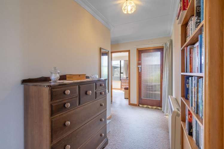 144 Derwent Crescent Glengarry_11