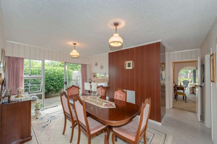 8 Sandringham Road 1060_13